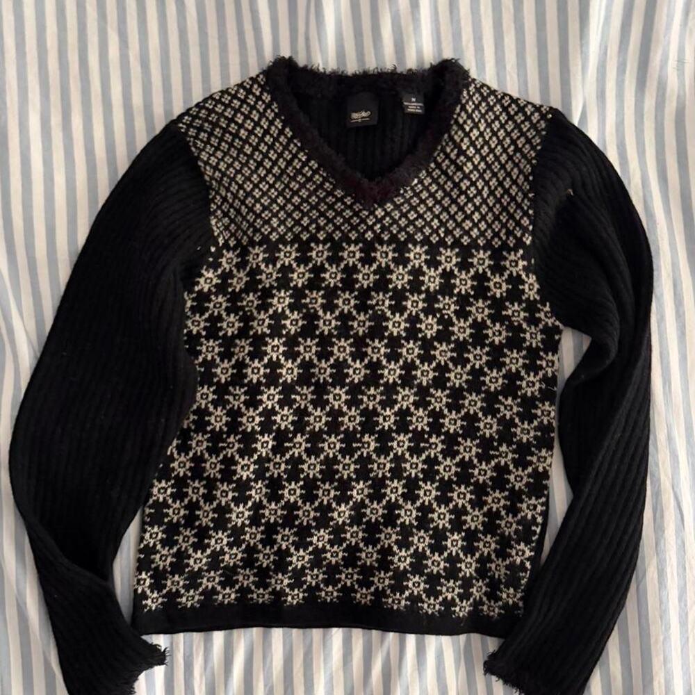 100 lambs wool vintage sweater